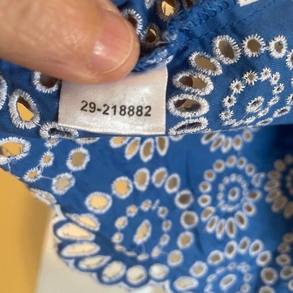 Ann Taylor Loft Top Womens Blue Blouse White Embroider Eyelet Circle Shirt Sz 10 - Picture 3 of 13